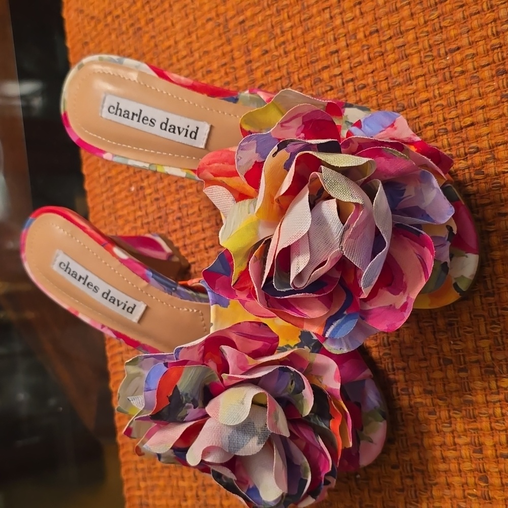 CHARLES DAVID BRAND WOMEN'S DRESSY FLORAL SLIP-ON HIGH HEELS SHOES SIZE 6